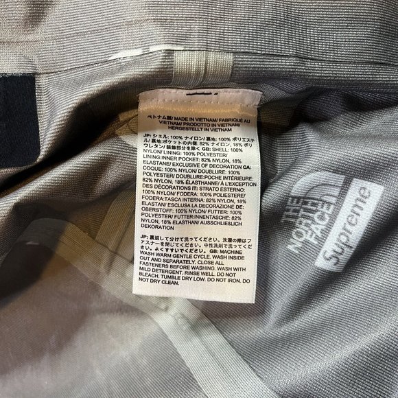 Supreme The North Face Taped Seam Shell Jacket Times Square Size S - Picture 9 of 10